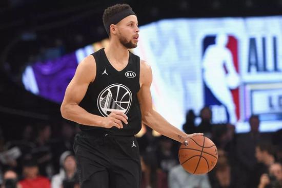 赫斯基：全世界都缺传统中锋，很难找到英格兰下一个“9号”