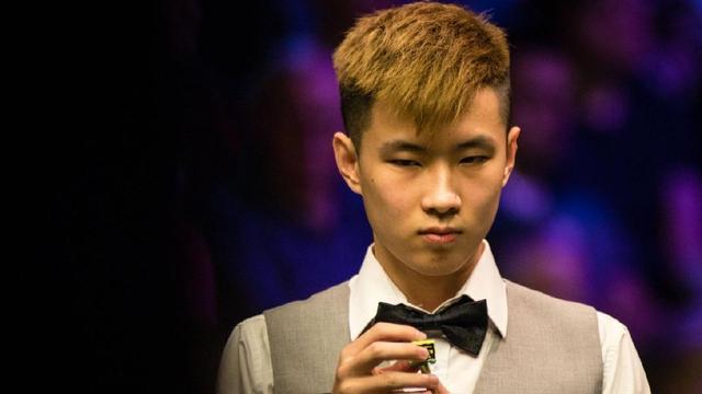 火爆德比，费内巴切vs加拉塔萨雷赛前双方球员就开始发生冲突