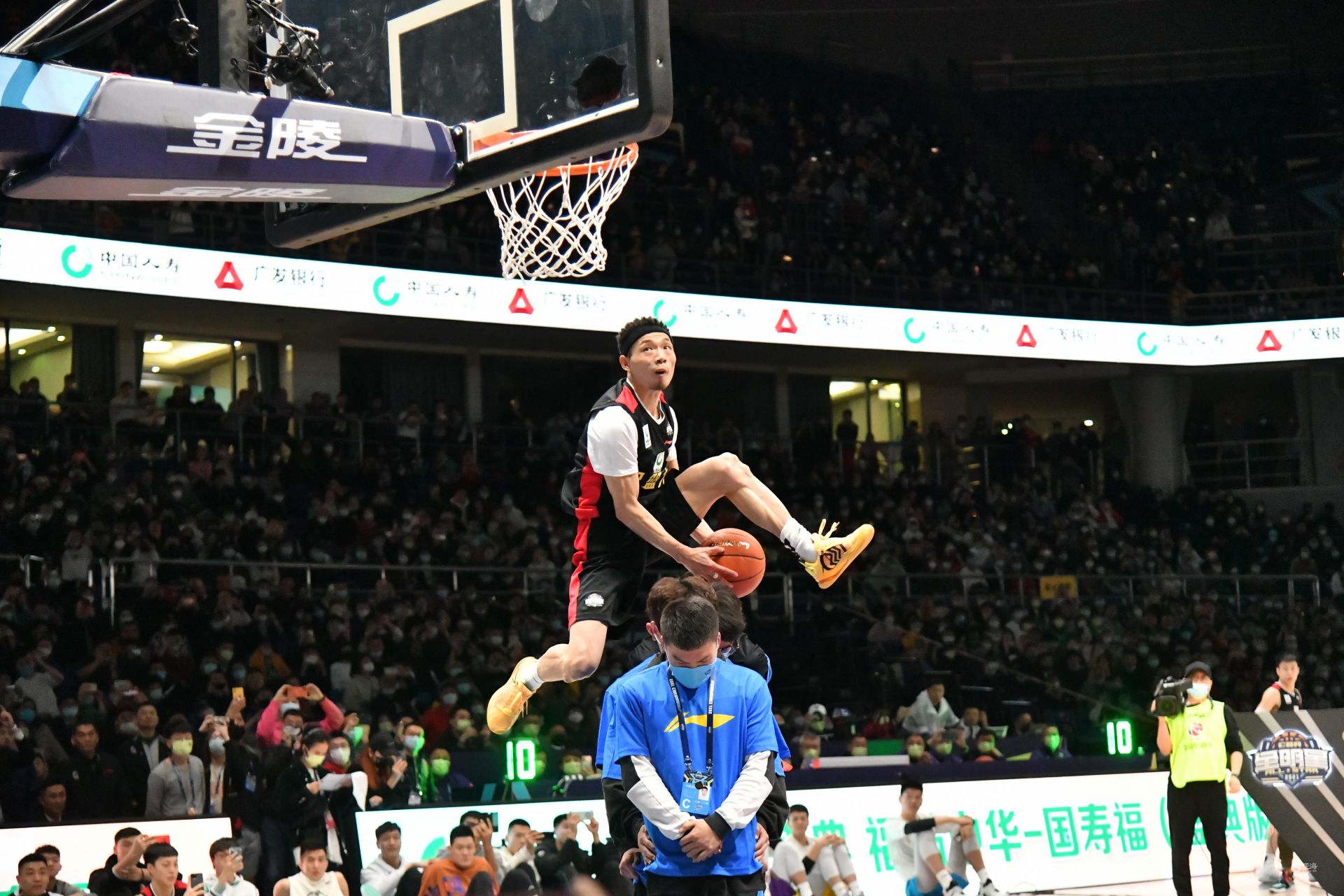 5亿顶薪大 5亿顶薪大